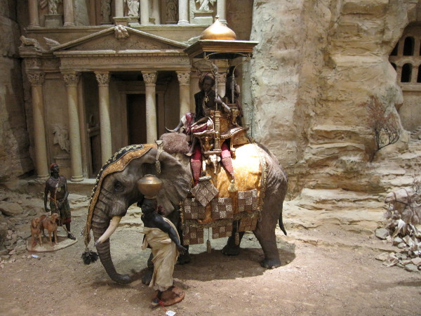 König auf Elefant Szene Petra 600